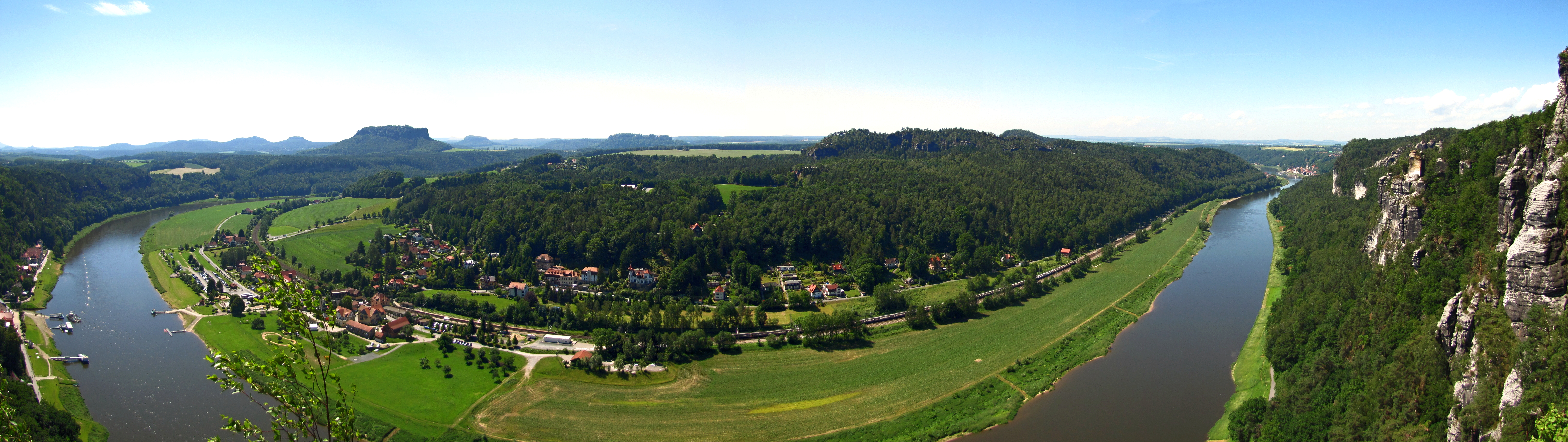Blick von der Bastei ins Elbtal